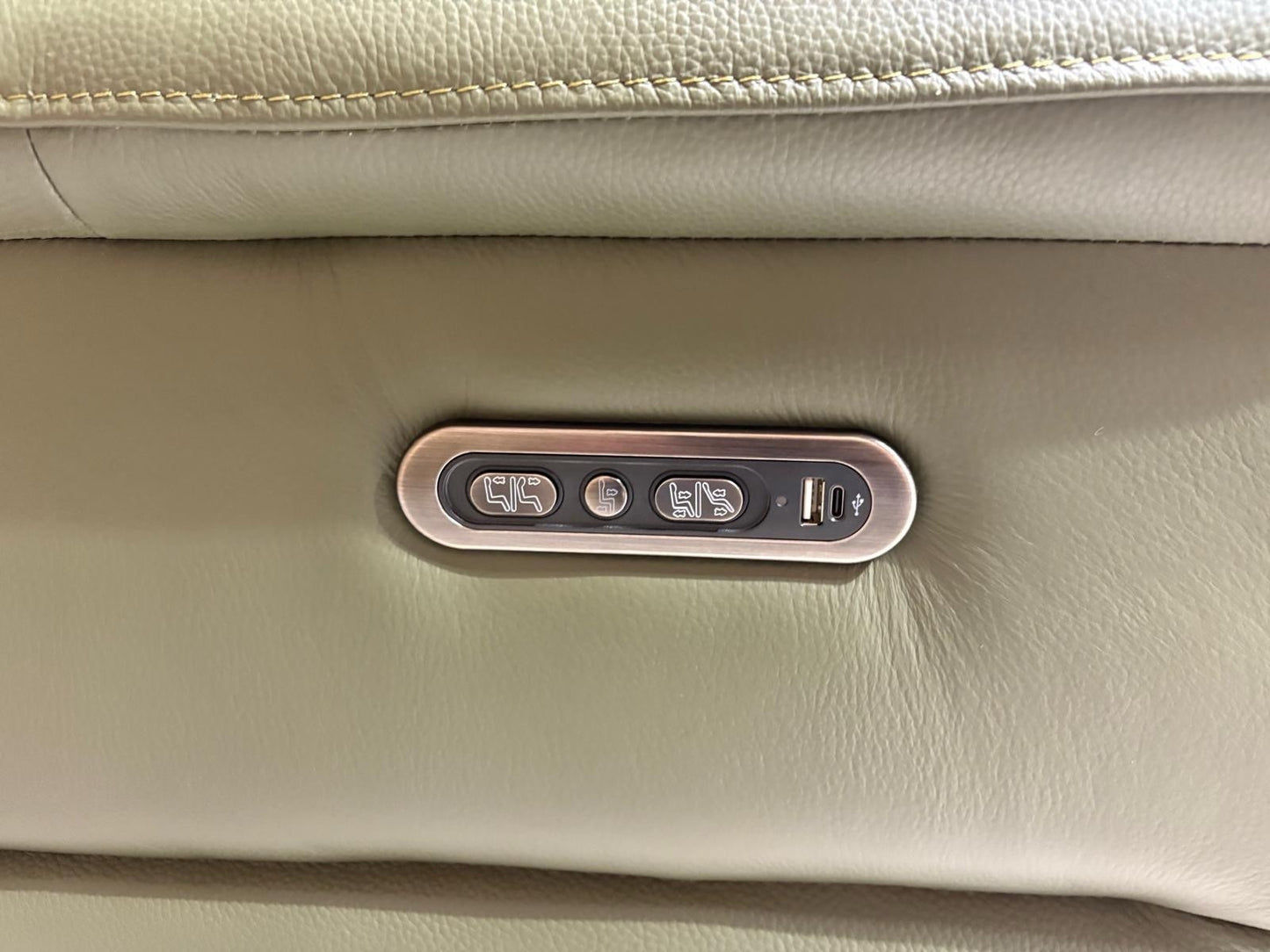 Furniture Village JUDE Style Leather 2 Seater Sofa + 2 x Armchairs - RRP £6,485