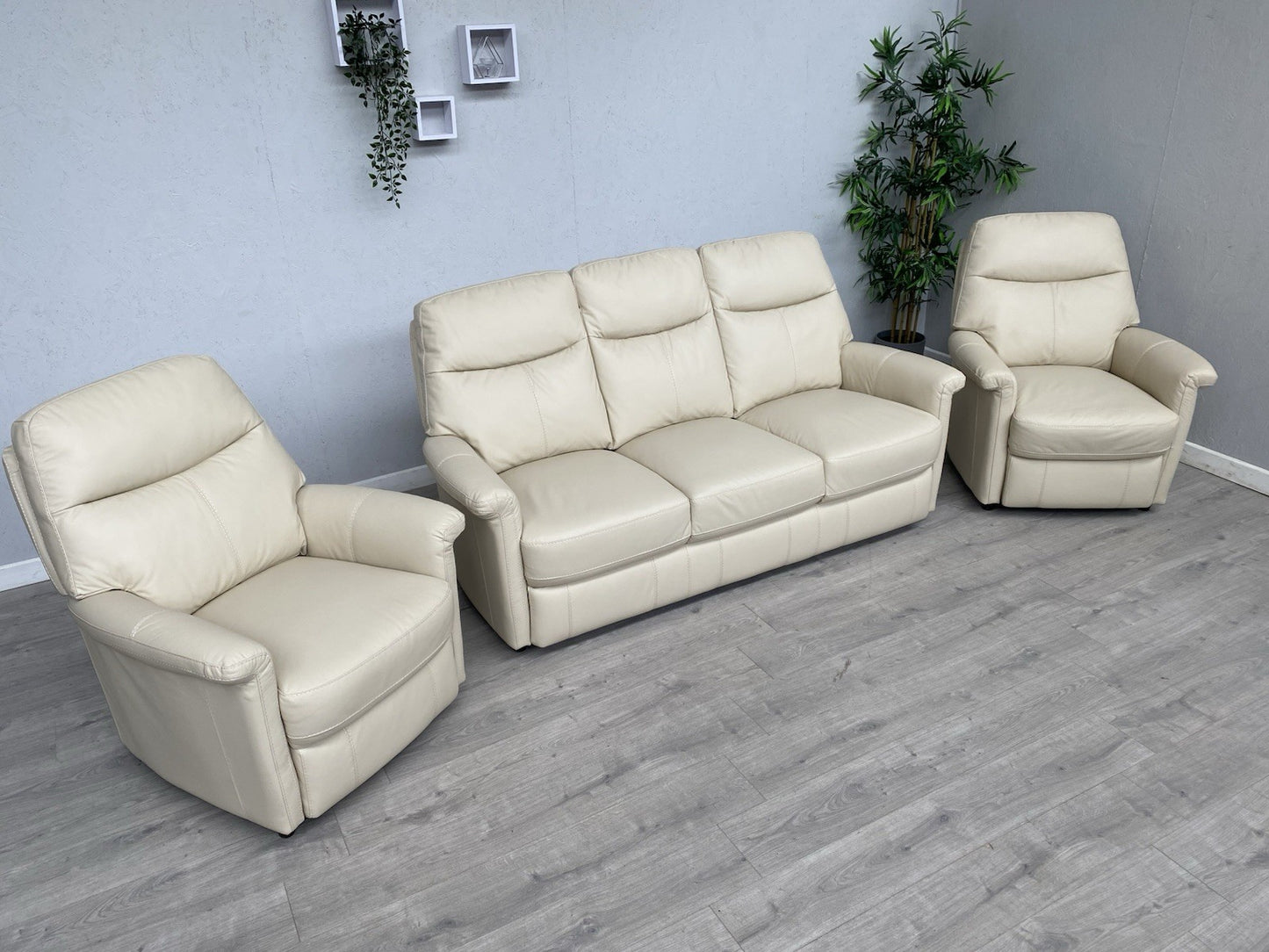 Furniture Village LILLE Leather Compact 3 Seat Sofa + 2 x Armchairs - RRP £3,185