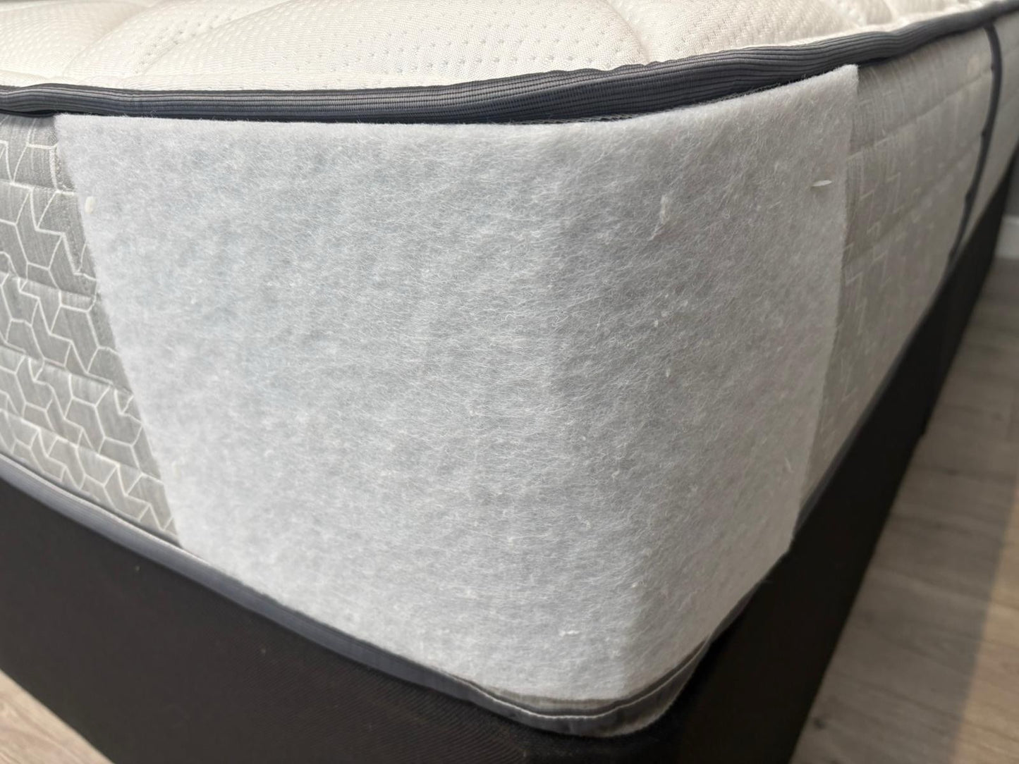 Sealy Elevate NEWTON 5FT Kingsize Mattress, Firm - RRP £1,499