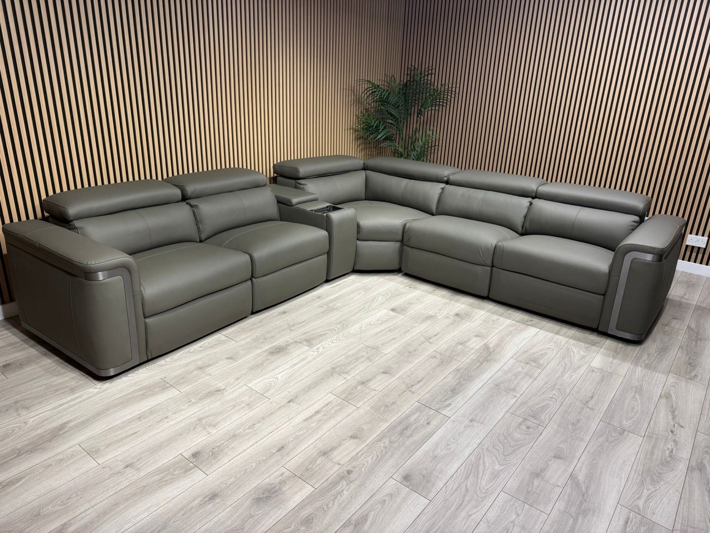 Sofology PLAZA style Leather 2c2 Power Recliner Sofa + Console - RRP £4699