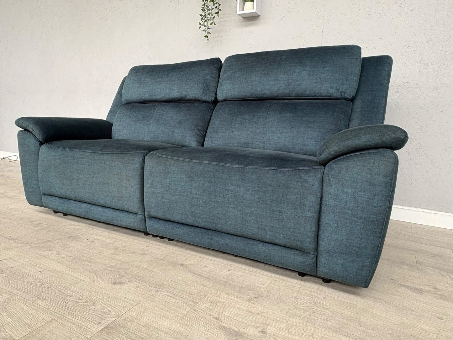 Furniture Village UTAH Fabric 3 Seater Power Recliner, Lumbar Sofa - RRP £1,995