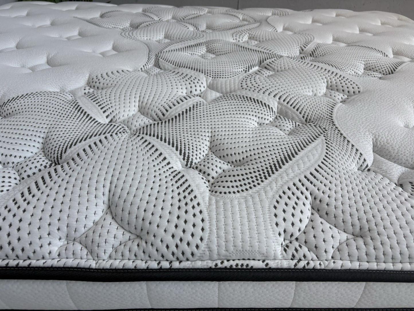 IGEL Nanotech 5000i 5ft Kingsize Mattress, Medium - RRP £2,099