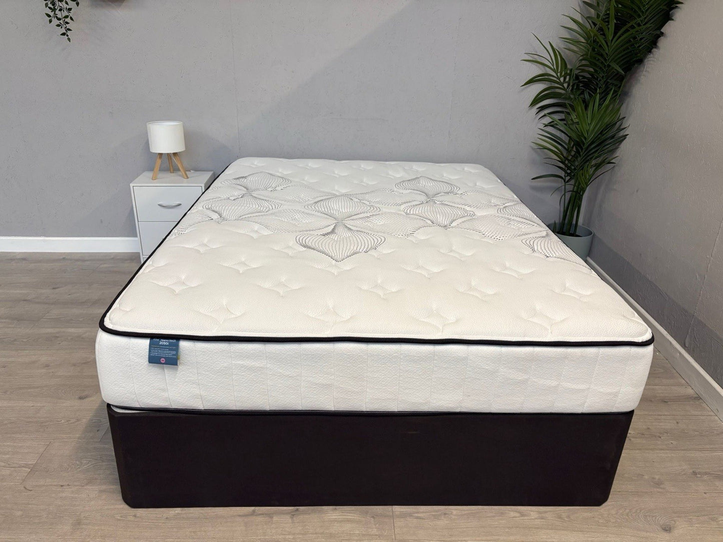 IGEL Nanotech 2050i 5FT Kingsize Mattress, Firm - RRP £1,299
