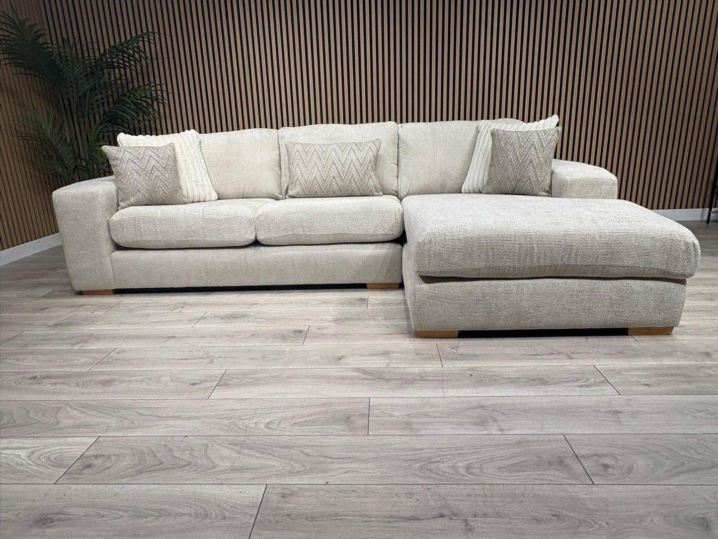 DFS Sample Pandora RHF Large 3 Seater Chaise Sofa - RRP: £3295