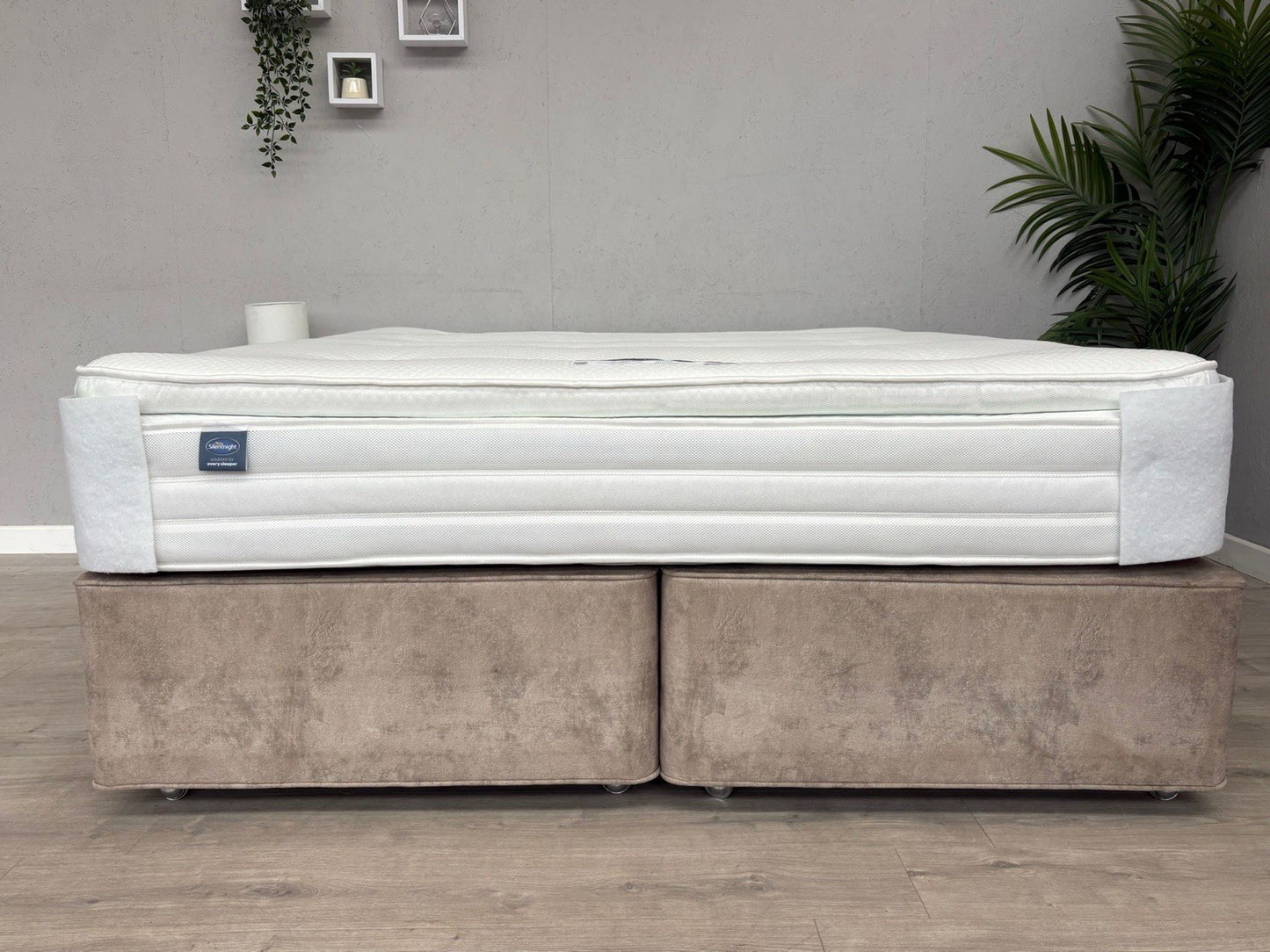 Silentnight 2000 Pocket Geltex Pillowtop 6ft Superking Mattress - RRP £1,299