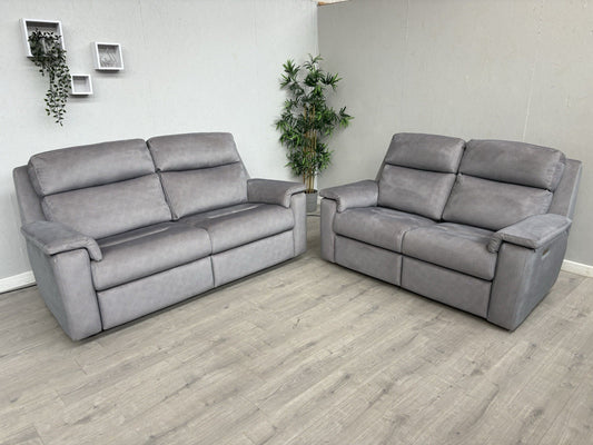 F. Village. G Plan - THORNBURY 3 + 2 Seater Power Recliner Sofa Set - RRP £5,890