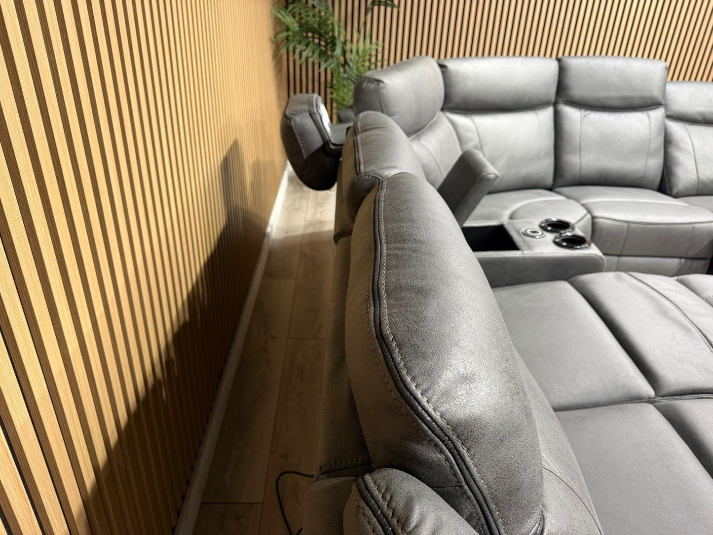 Sofology PLAZA style Leather 2c2 Power Recliner Sofa + Console - RRP £4699