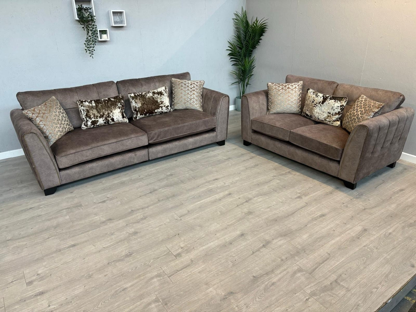 Furniture Village ARIANA / MARIAH Fabric 4 + 2 Seater Sofa Set - RRP £3,690