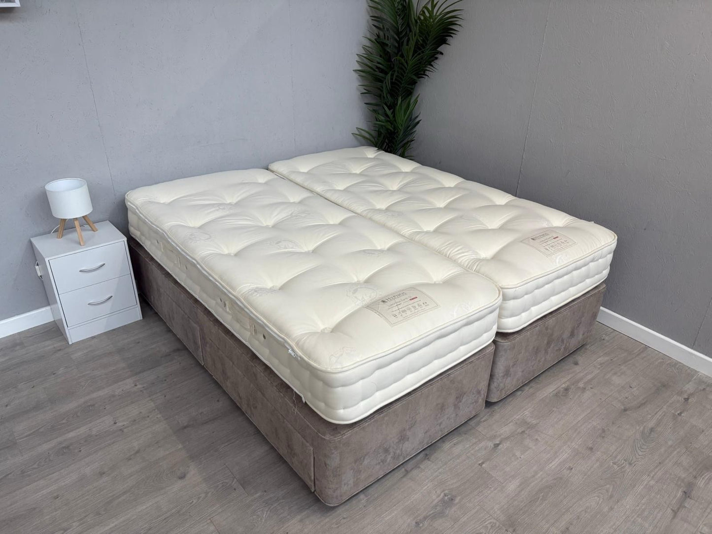 Hypnos Luxurious Earth 01 6ft Superking Mattress Zip and Link, Firm - RRP £3,099