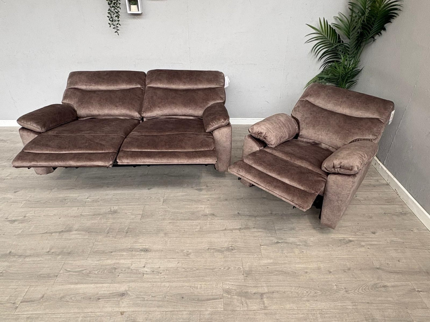 DFS - FAXON Fabric 3 Seater Sofa + Armchair, Power Recliner Sofa Set - RRP £1548