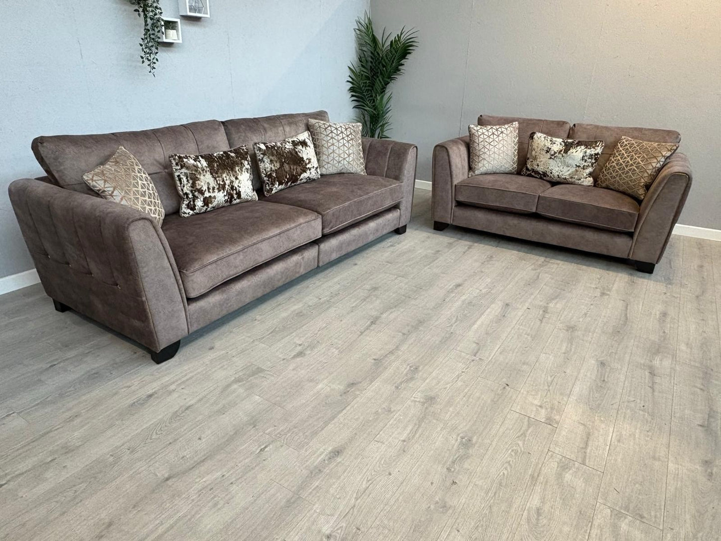 Furniture Village ARIANA / MARIAH Fabric 4 + 2 Seater Sofa Set - RRP £3,690