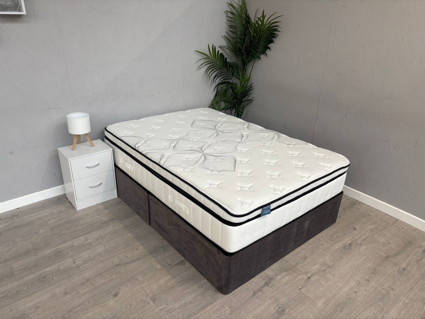 IGEL Nanotech 4000i 4ft 6 Double Mattress, Medium - RRP £1,699
