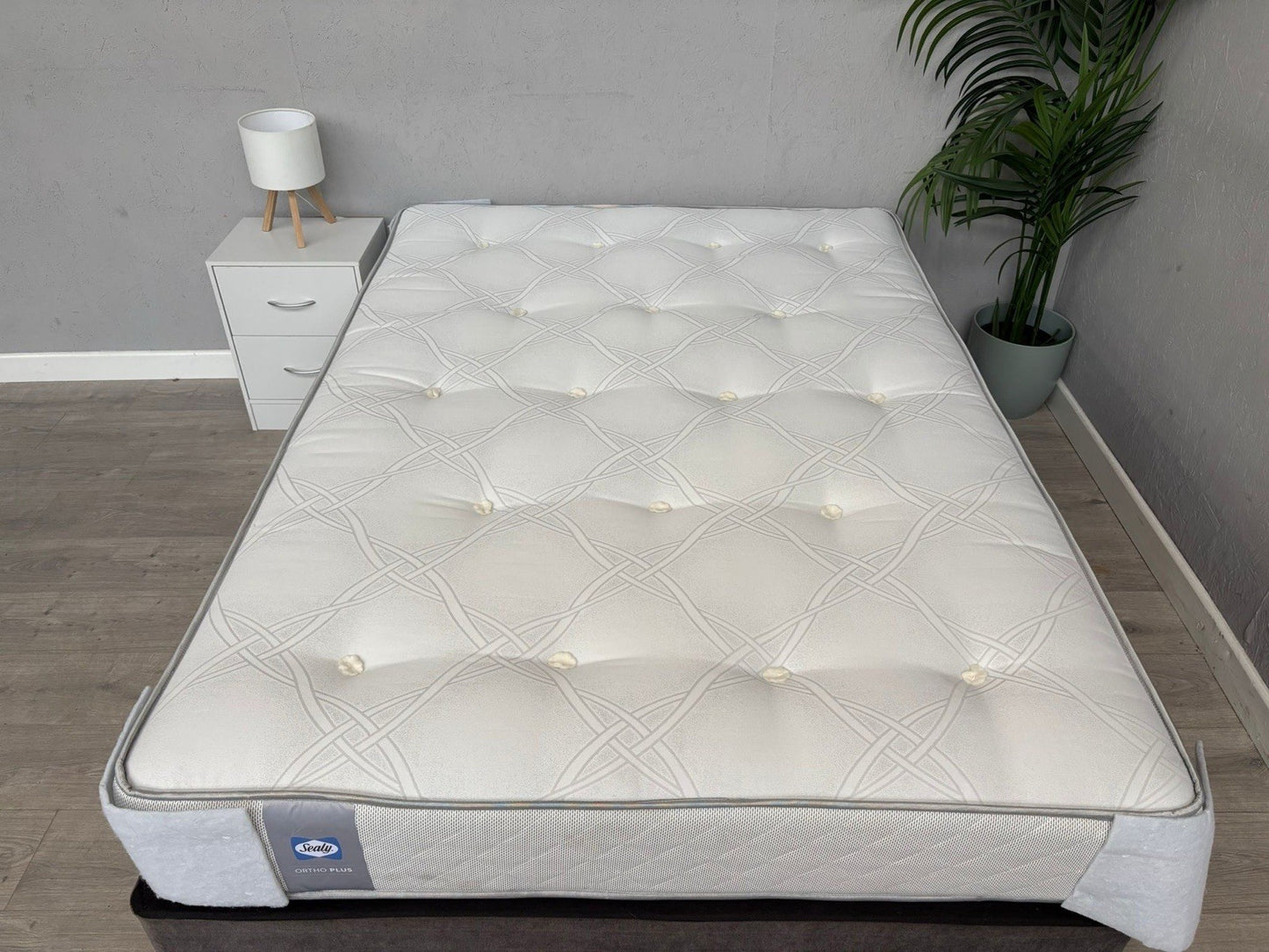 Sealy Ortho Plus Bronze Extra Firm 4ft 6 Double Mattress - RRP £539