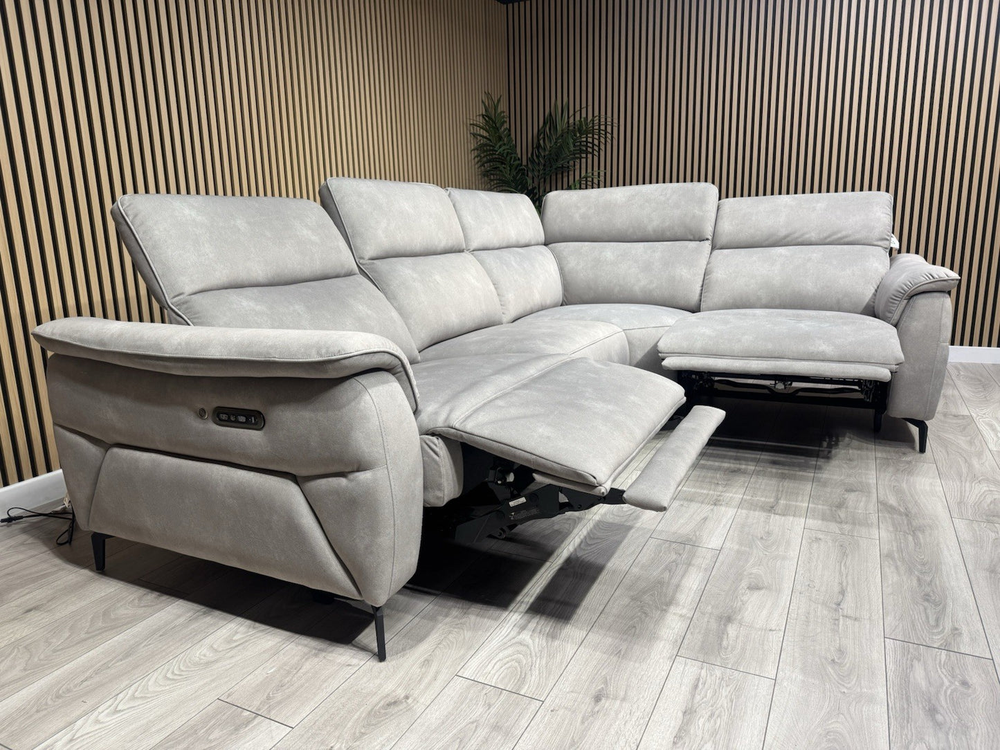 Furniture Village EZRA Style Fabric RHF Corner Sofa Power Recliners - RRP £3295