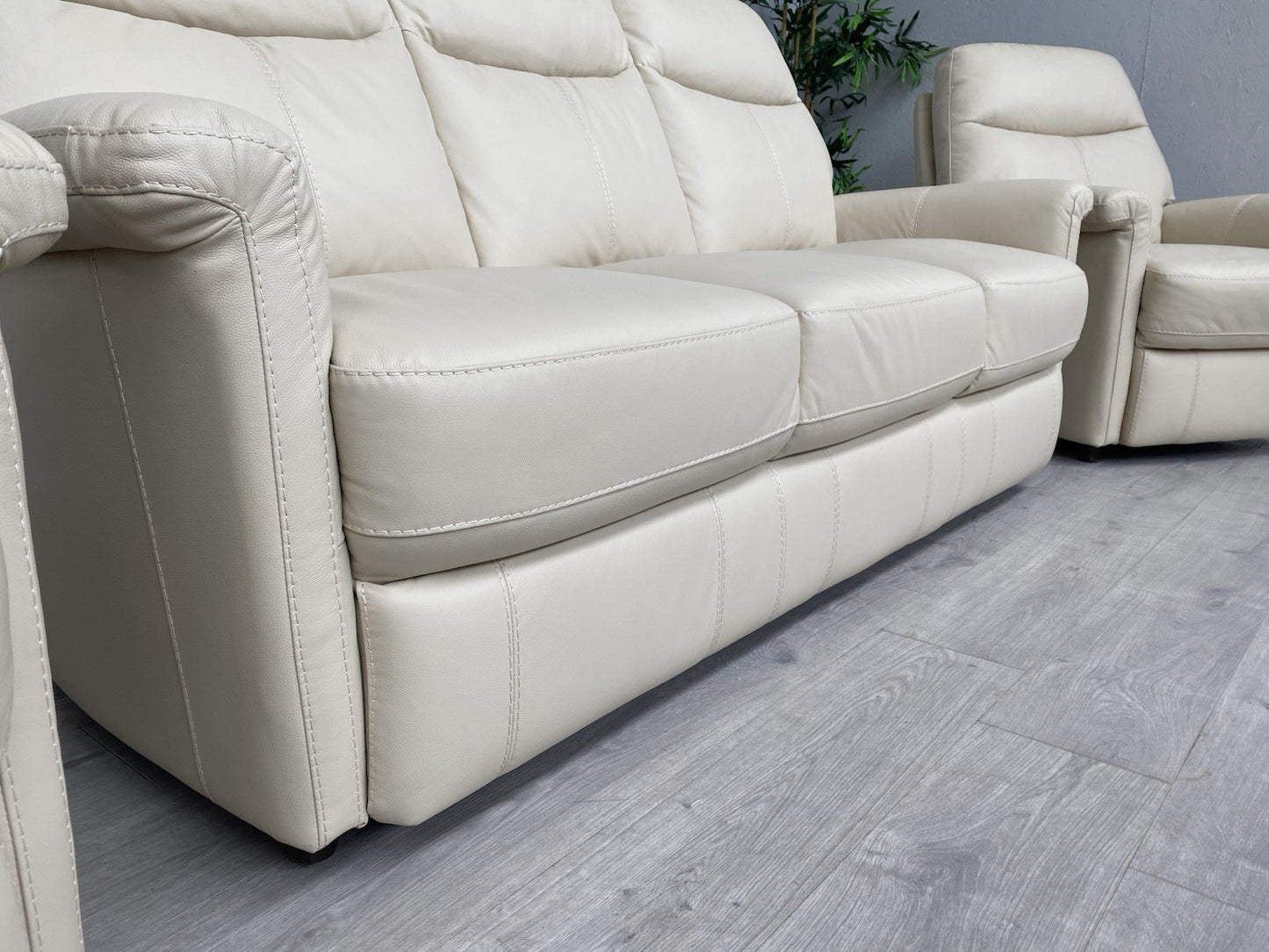 Furniture Village LILLE Leather Compact 3 Seat Sofa + 2 x Armchairs - RRP £3,185