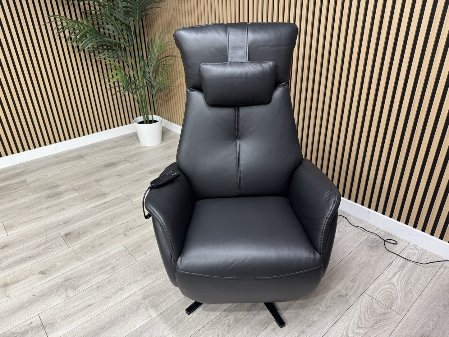 DFS Luxford Express Power Swivel Rise and Recliner Chair - RRP £1299