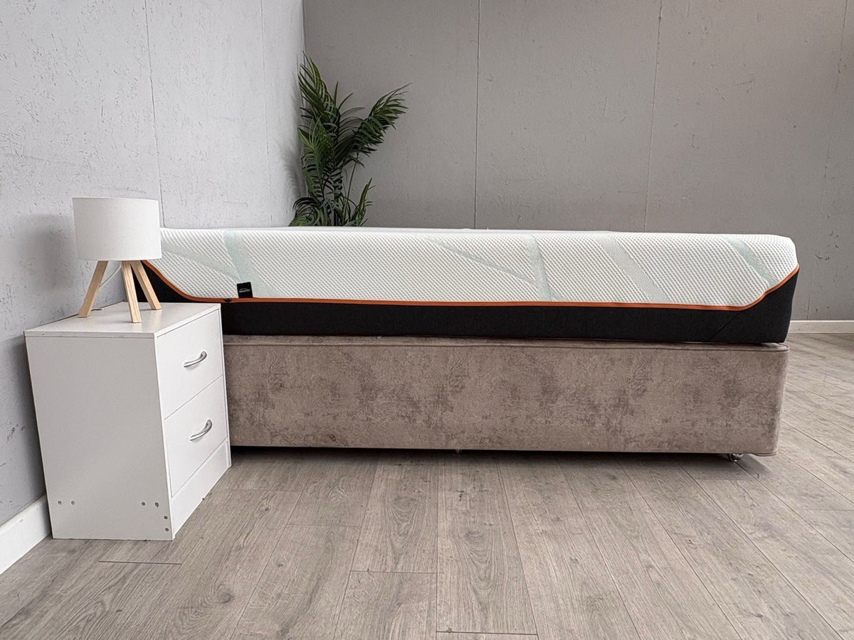 Tempur-Pedic Luxe Adapt 6ft Superking Mattress, Firm ( SEE PICTURES ) RRP £2,999