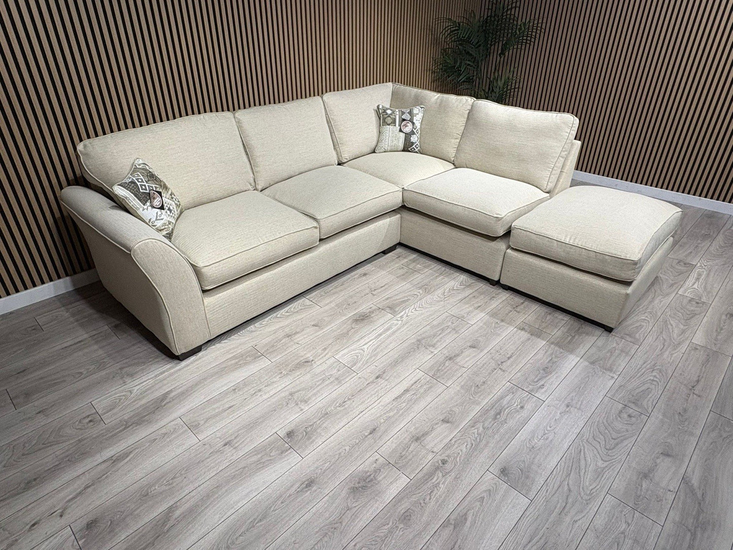 Furniture Village NEW LEGEND RHF Open Chaise Corner Sofa - RRP £1995