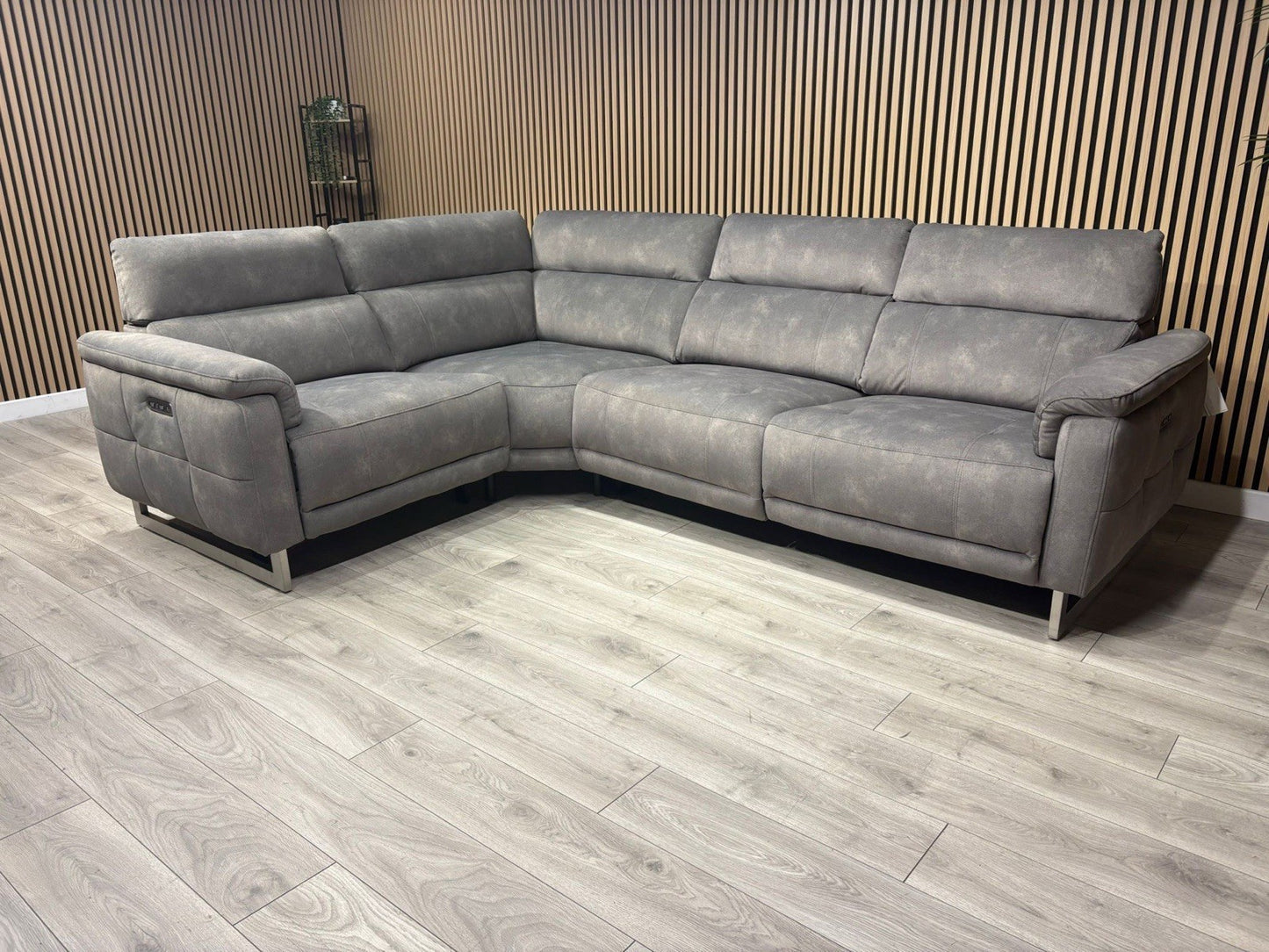 Furniture Village MOET Fabric 2 Corner 2 Power Recliner Sofa RRP £3295