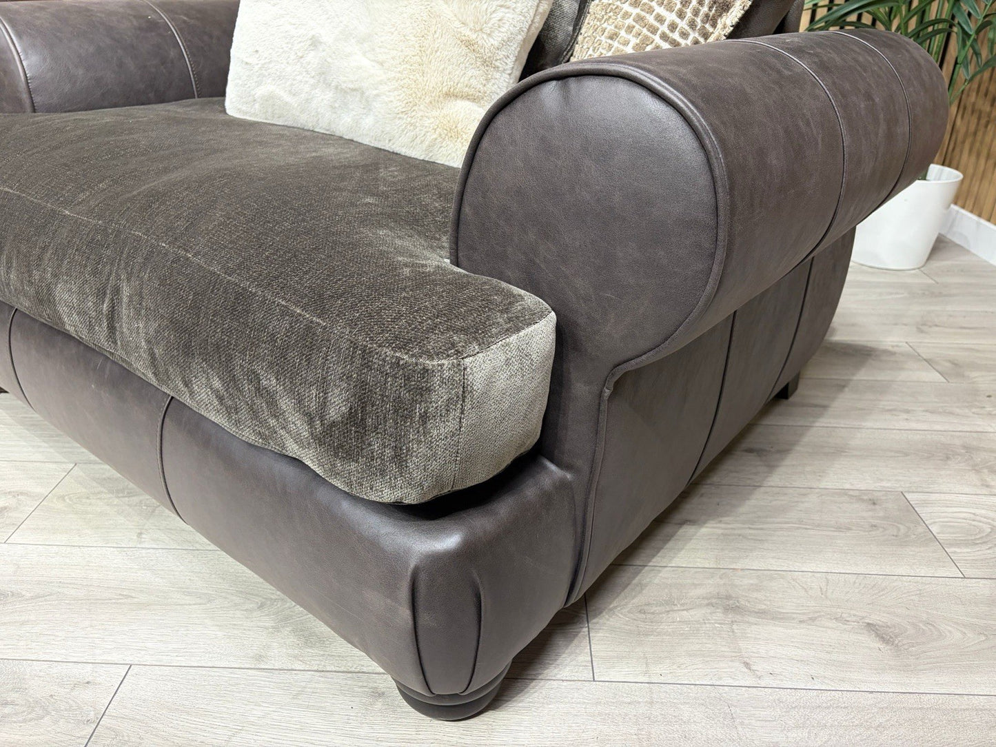 Viscount Fabric 3 Seater Sofa + Love Chair Set - RRP £3898 (PRE ORDER 6-8 WEEKS)