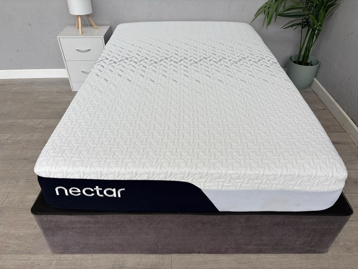 NECTAR Classic Hybrid 4ft Small Double Mattress, Medium / Firm - RRP £499