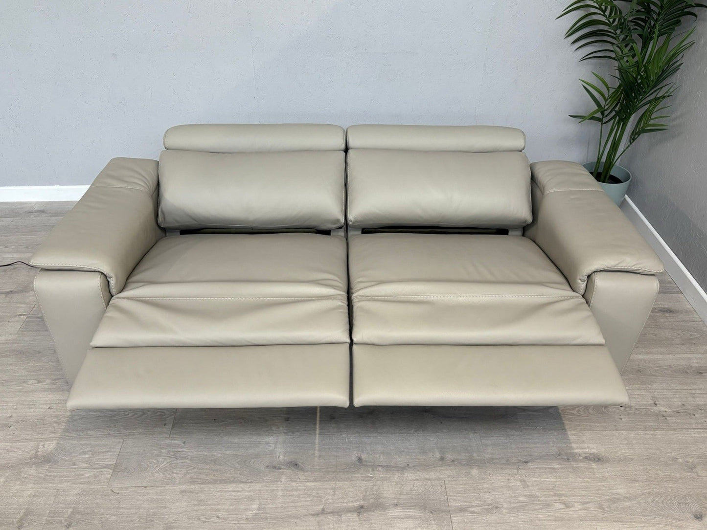 F. Village - Nicoletti DAVIDE Leather 3 Seater Power Recliner - RRP £2845