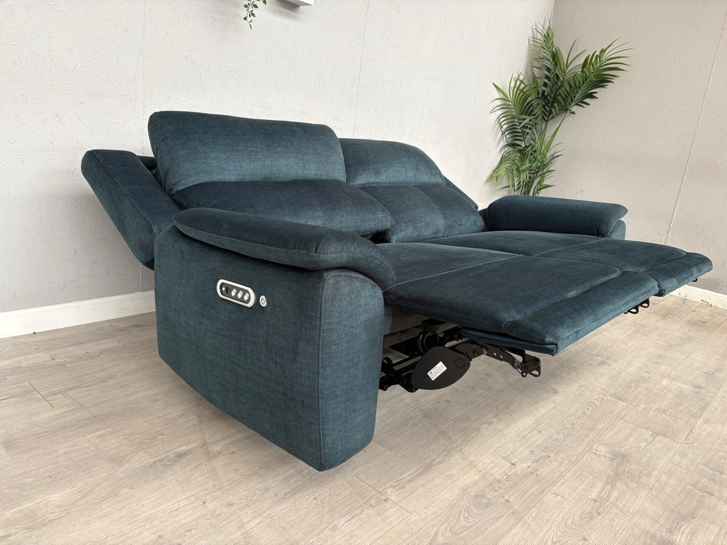 Furniture Village UTAH Fabric 3 Seater Power Recliner, Lumbar Sofa - RRP £1,995