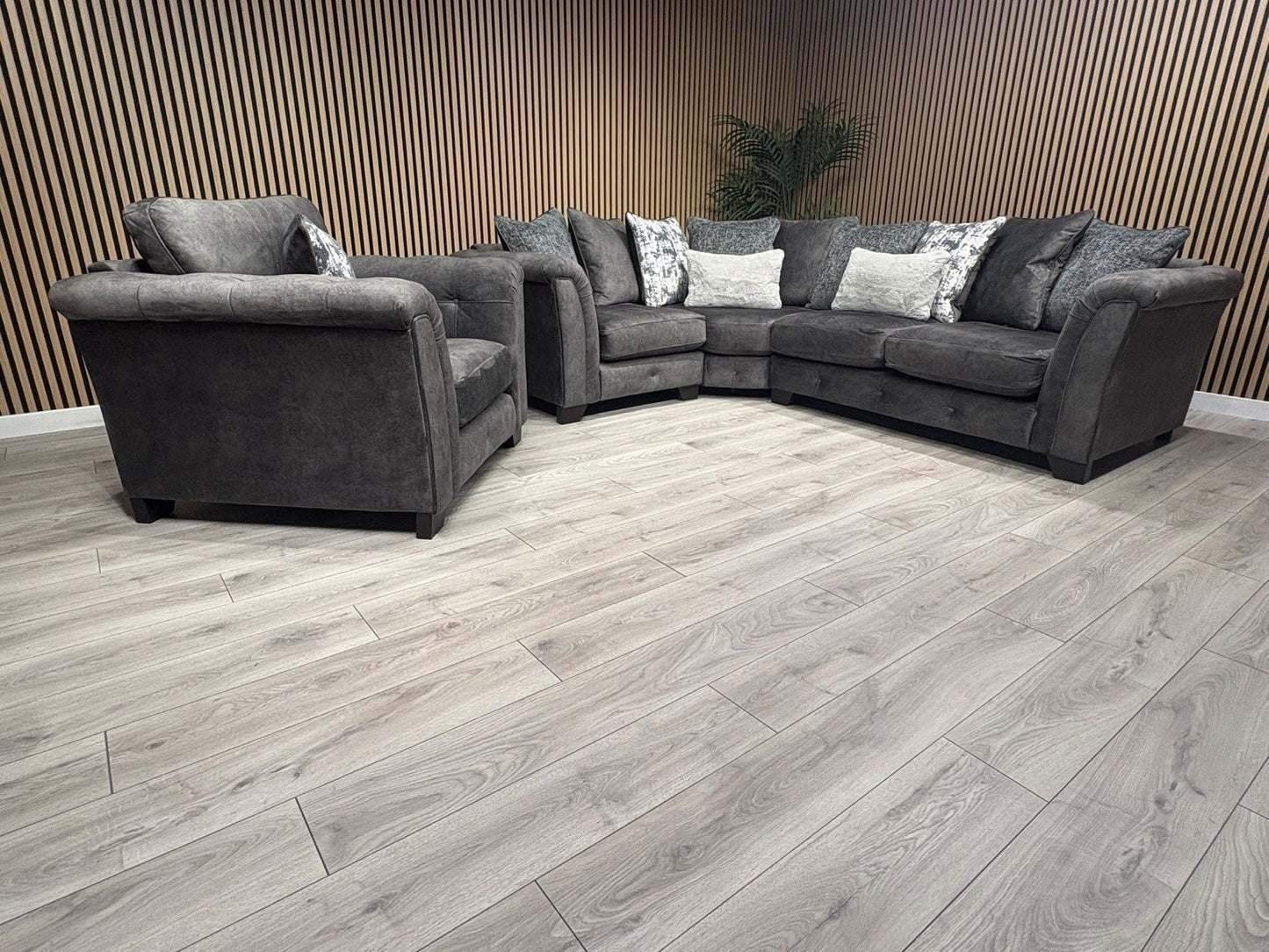 Furniture Village Aura Classic Back RHF Corner Sofa + Love Chair, RRP £4840