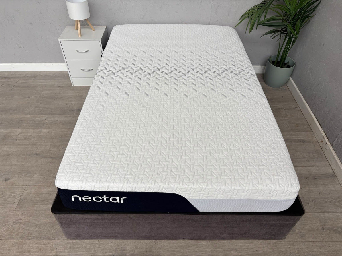 NECTAR Classic Hybrid 4ft Small Double Mattress, Medium / Firm - RRP £499