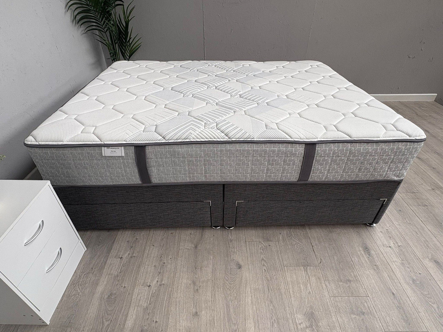 Sealy Elevate NEWTON 4ft 6 Double Mattress, Firm - RRP £1,399