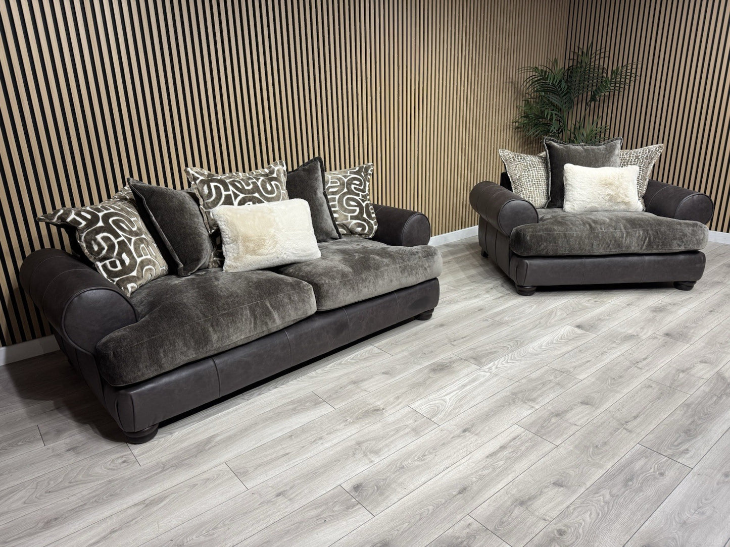 Viscount Fabric 3 Seater Sofa + Love Chair Set - RRP £3898 (PRE ORDER 6-8 WEEKS)