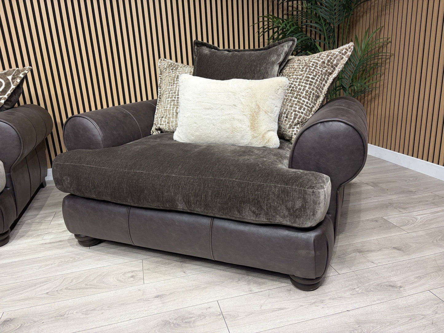 Viscount Fabric 3 Seater Sofa + Love Chair Set - RRP £3898 (PRE ORDER 6-8 WEEKS)