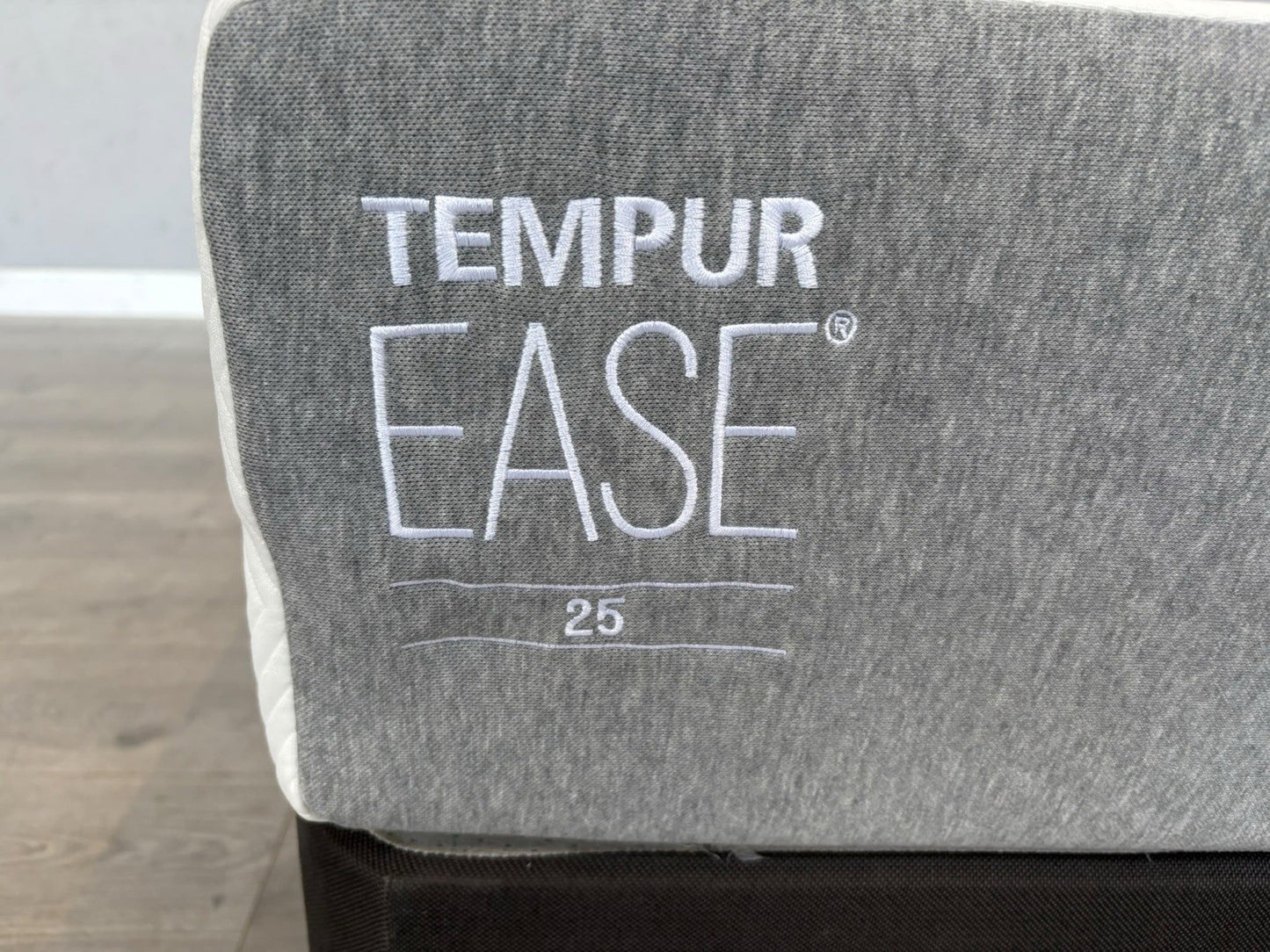 TEMPUR EASE 25 - 5ft Kingsize Mattress, Medium Firm - RRP £1599