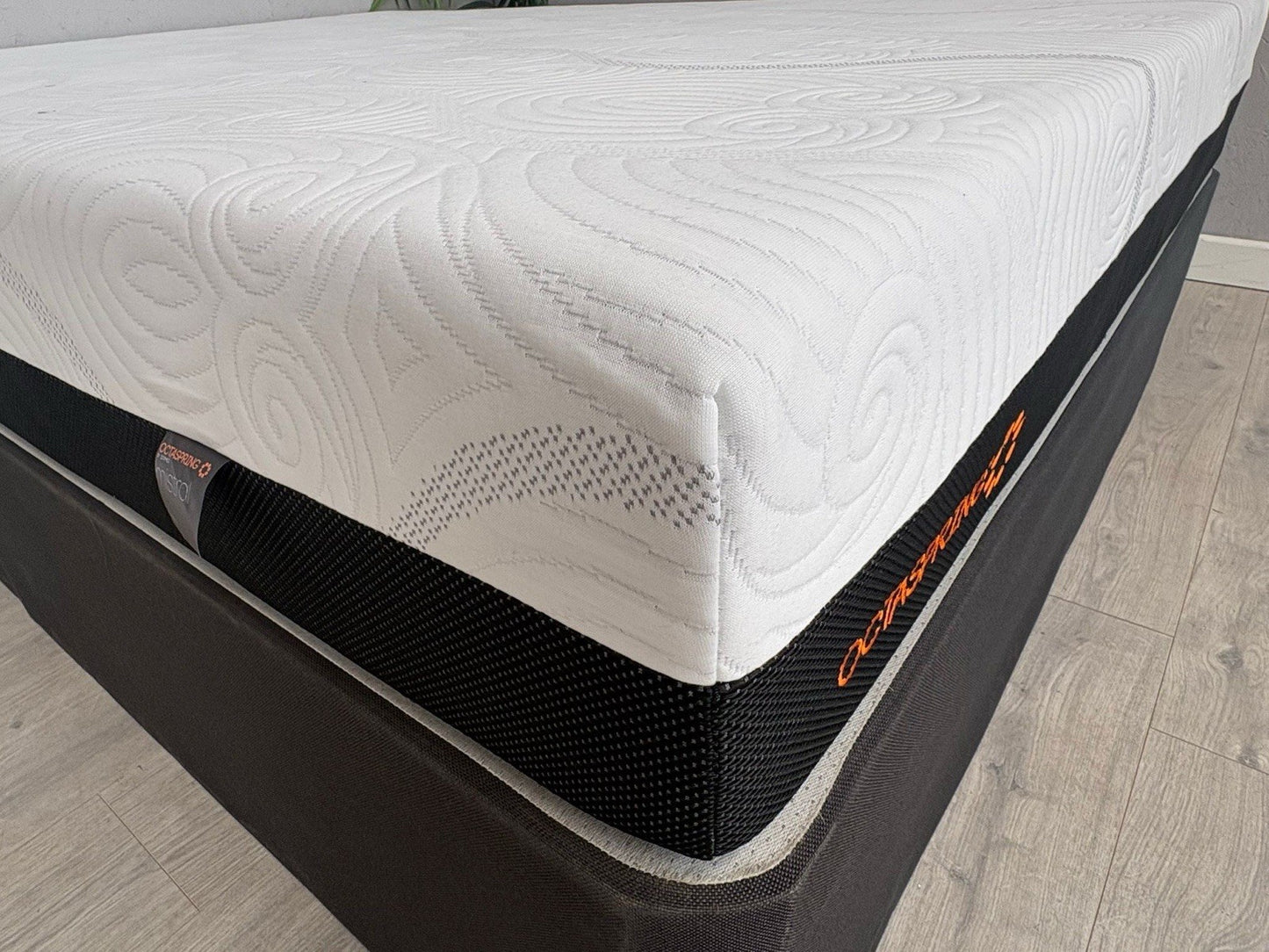 DORMEO Octaspring MISTRAL Memory 5ft Kingsize Mattress, Medium Firm - RRP £1,649