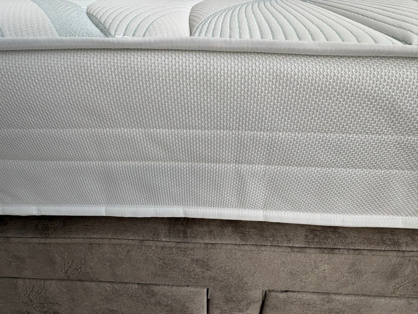 Slumberland AIR 2 Memory 6ft Superking Mattress, Medium - RRP £949