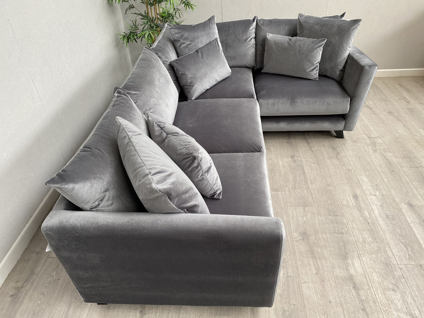 Ashley Manor PONTI Fabric Velvet RHF Corner Sofa ( 3 Corner 1 ) Grey - RRP £2699