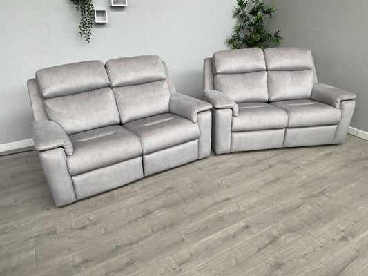 F. Village. G Plan - THORNBURY 2 x 2 Seater Power Recliner Sofa Set - RRP £7,990