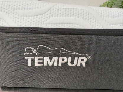 Tempur PRO PLUS 4ft 6 Double Mattress, Medium ( SEE PICTURES ) - RRP £2,299