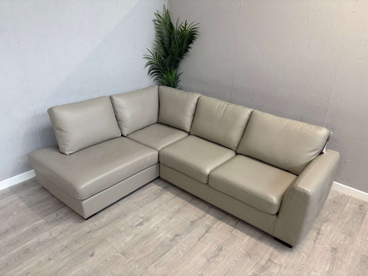 Furniture Village Dinky LHF Leather Corner Chaise End Sofa - RRP £1795