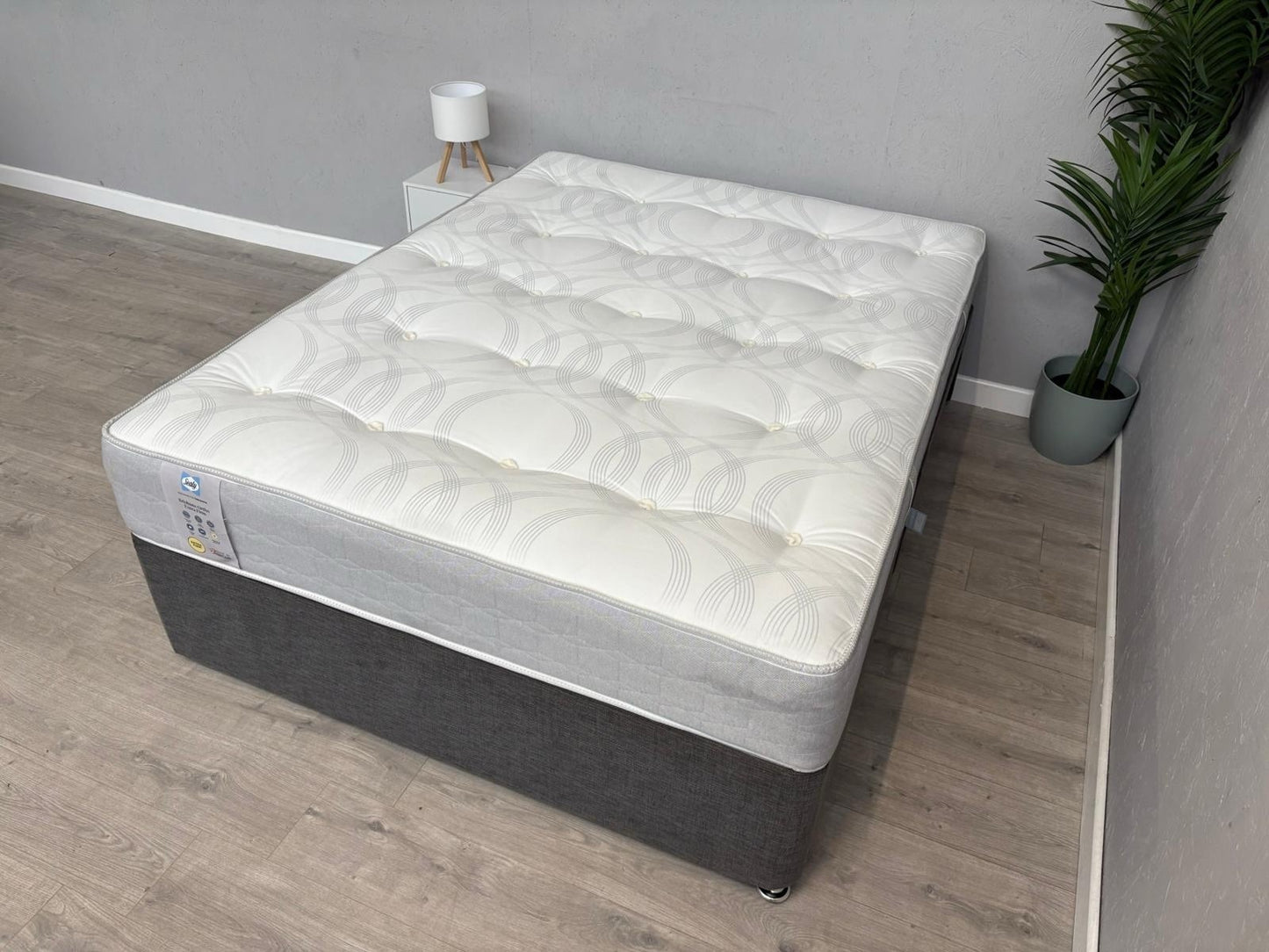 Sealy BRISBANE Extra Firm 5ft Kingsize Mattress - RRP £1,399