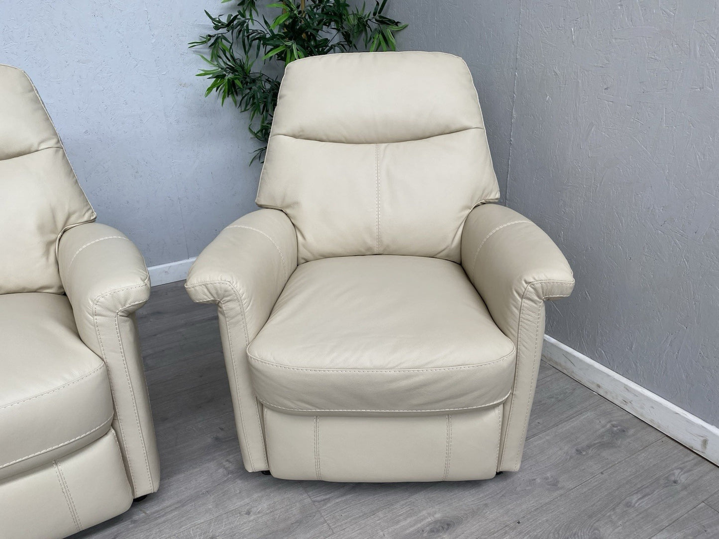 Furniture Village LILLE Leather Compact 3 Seat Sofa + 2 x Armchairs - RRP £3,185