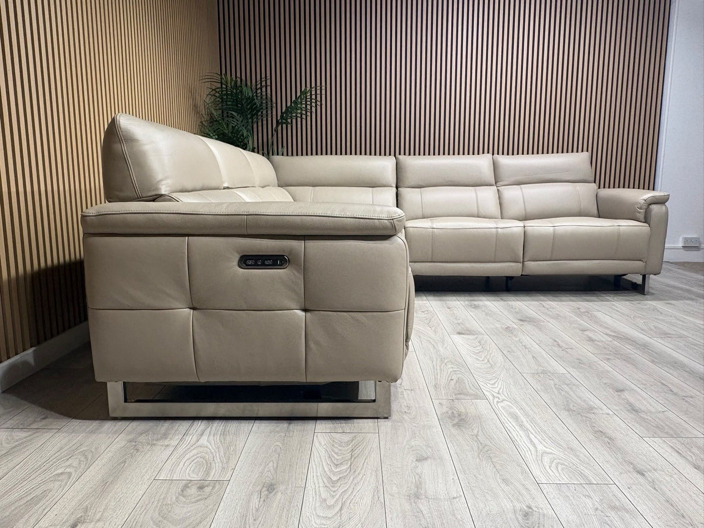 Furniture Village MOET Large Leather Power Recliner Corner Sofa - RRP £4,495