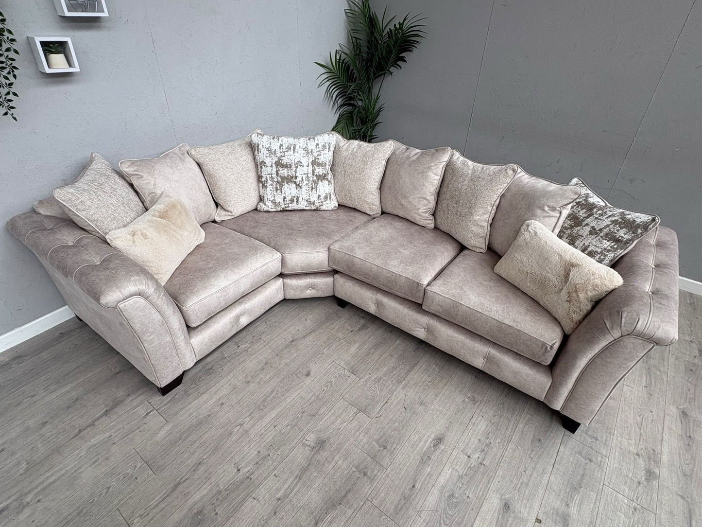 Furniture Village - Aura Classic Back LHF Corner Sofa RRP - £3495