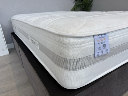 Slumberland RESPONSE LATEX LUXE 4ft Small Double Mattress, Firm - RRP £799