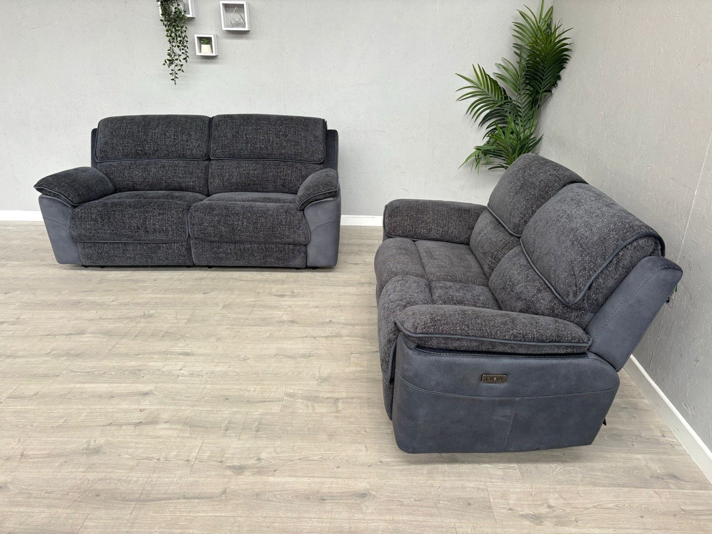 DFS Fontaine 3 Seater + 2 Seater Power Recliner Sofa Set  - RRP £1,978