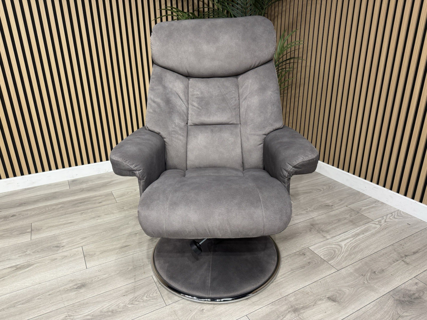 Relaxed Swivel Recliner Chair + Footstool RRP £899