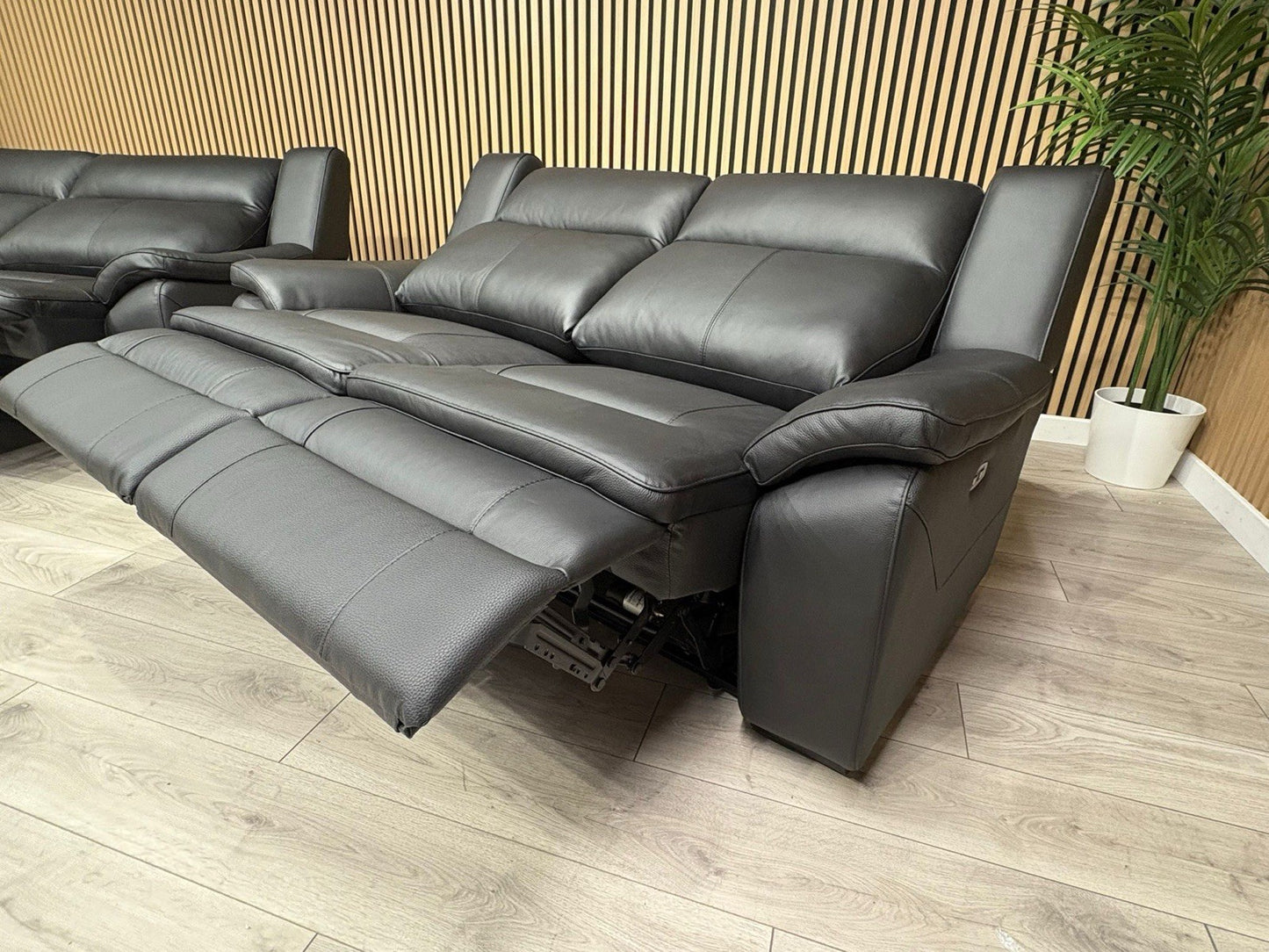 DFS Boston Leather 3 + 2 Seater Sofa Set, Power Recliners RRP: £4495