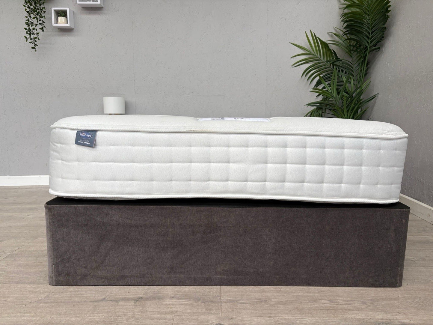 Silentnight Pocket Luxury 2800 Pocket Sprung 4ft 6 Double Mattress - RRP £699