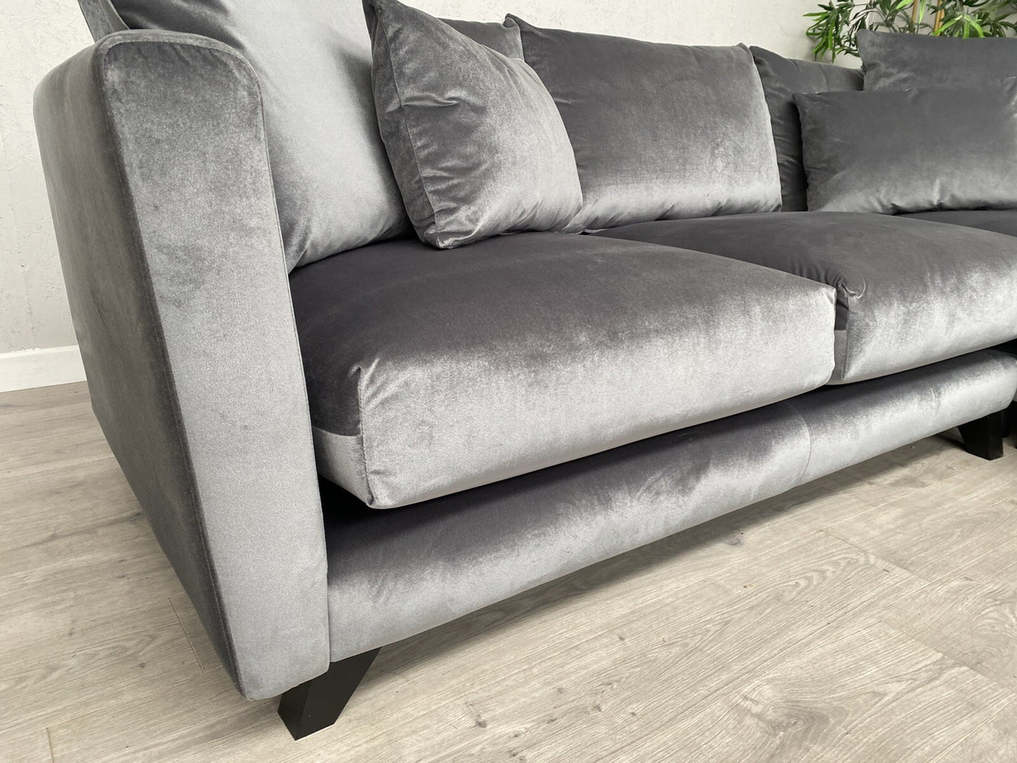 Ashley Manor PONTI Fabric Velvet RHF Corner Sofa ( 3 Corner 1 ) Grey - RRP £2699