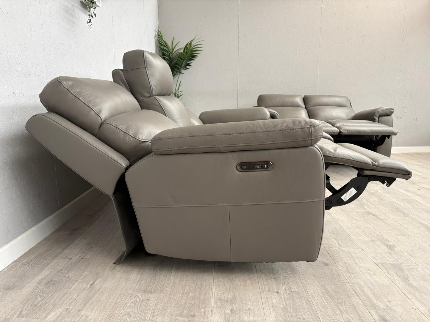 Furniture Village RAVEN Leather 3 + 2 Seater Power Recliner Sofa Set - RRP £2390